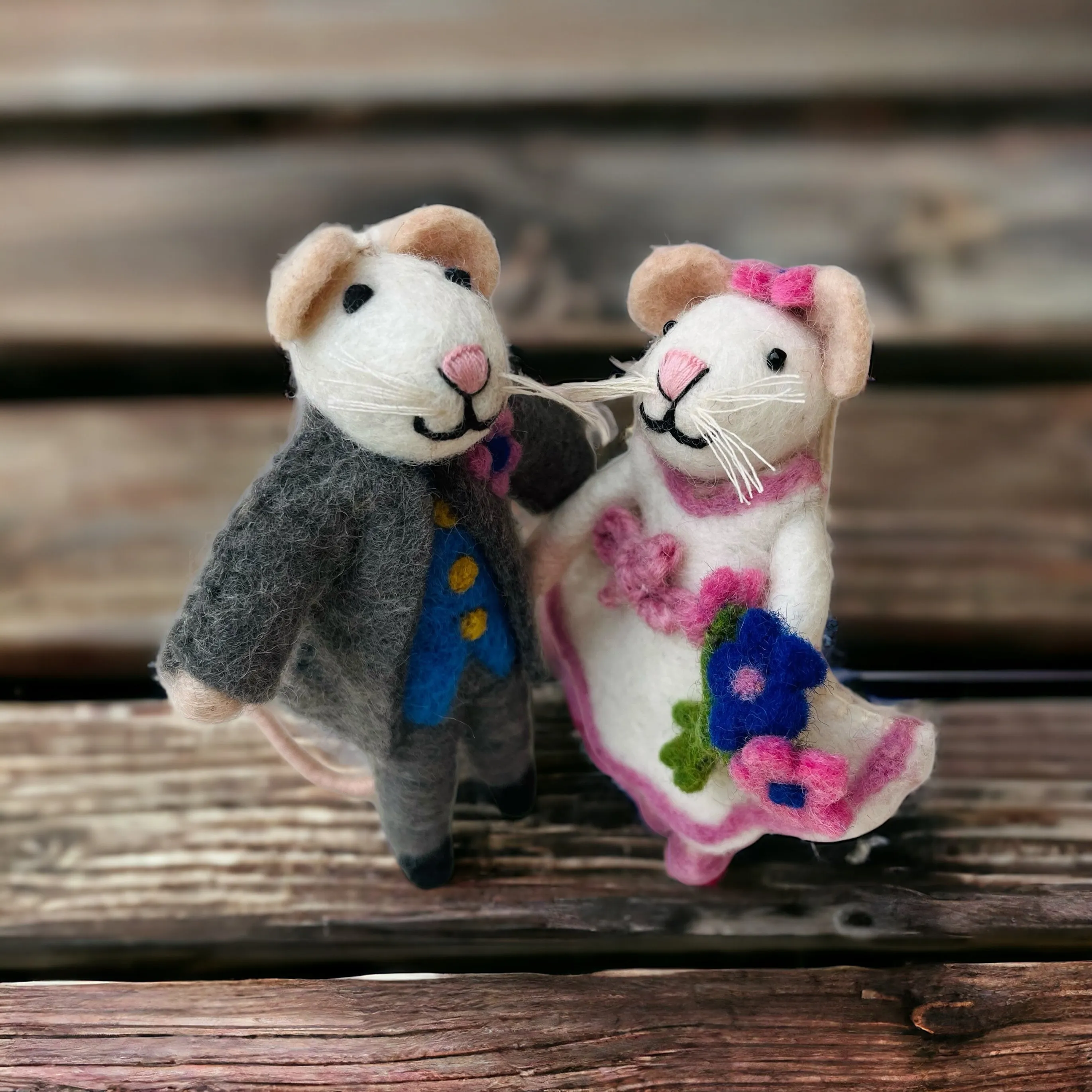 Bride and Groom Wedding Mice Figures, Wedding Gift, Bride Shower Gift, Wedding Anniversary Gift, Handmade Unique Wedding Couple Gift