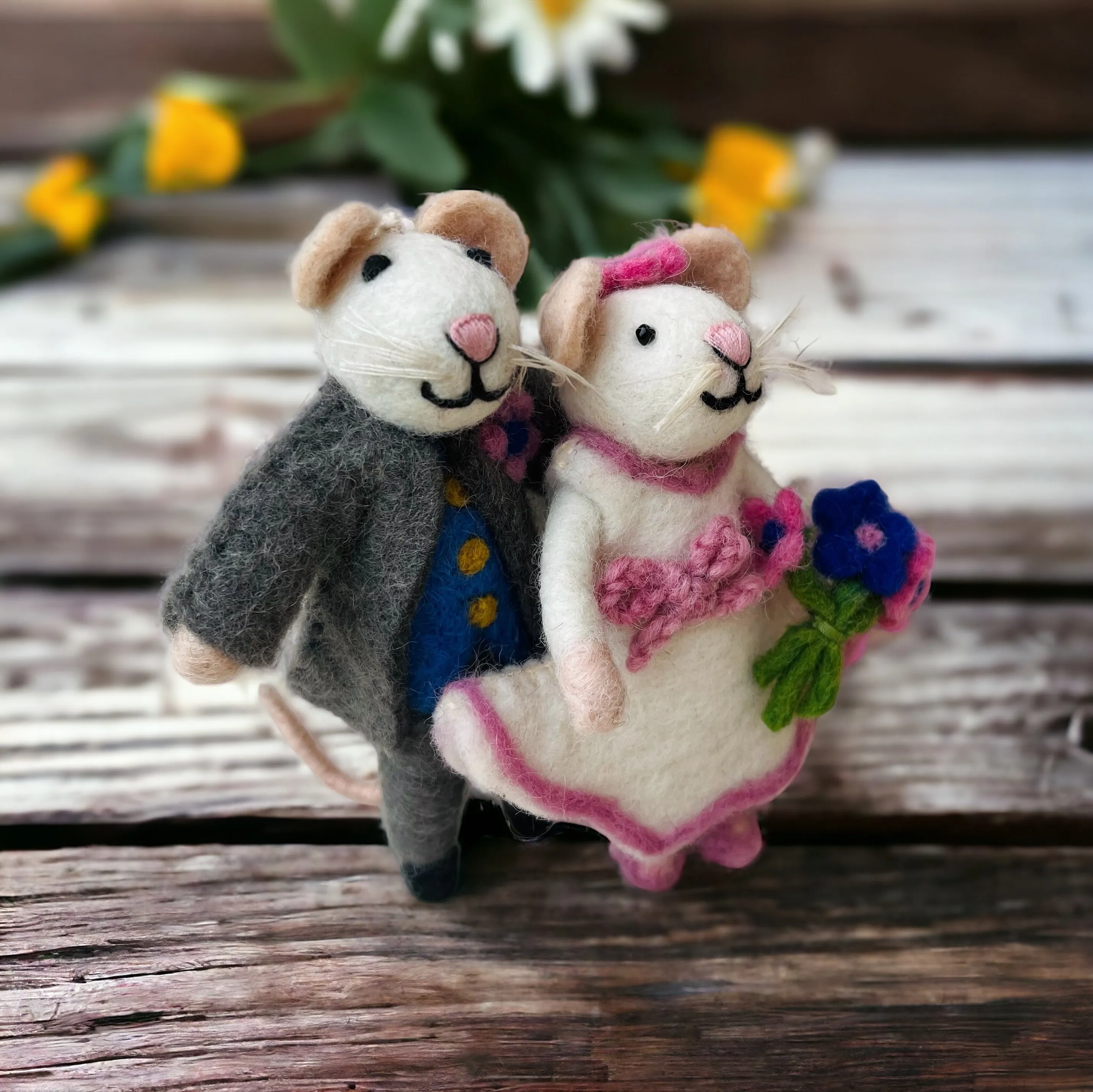 Bride and Groom Wedding Mice Figures, Wedding Gift, Bride Shower Gift, Wedding Anniversary Gift, Handmade Unique Wedding Couple Gift