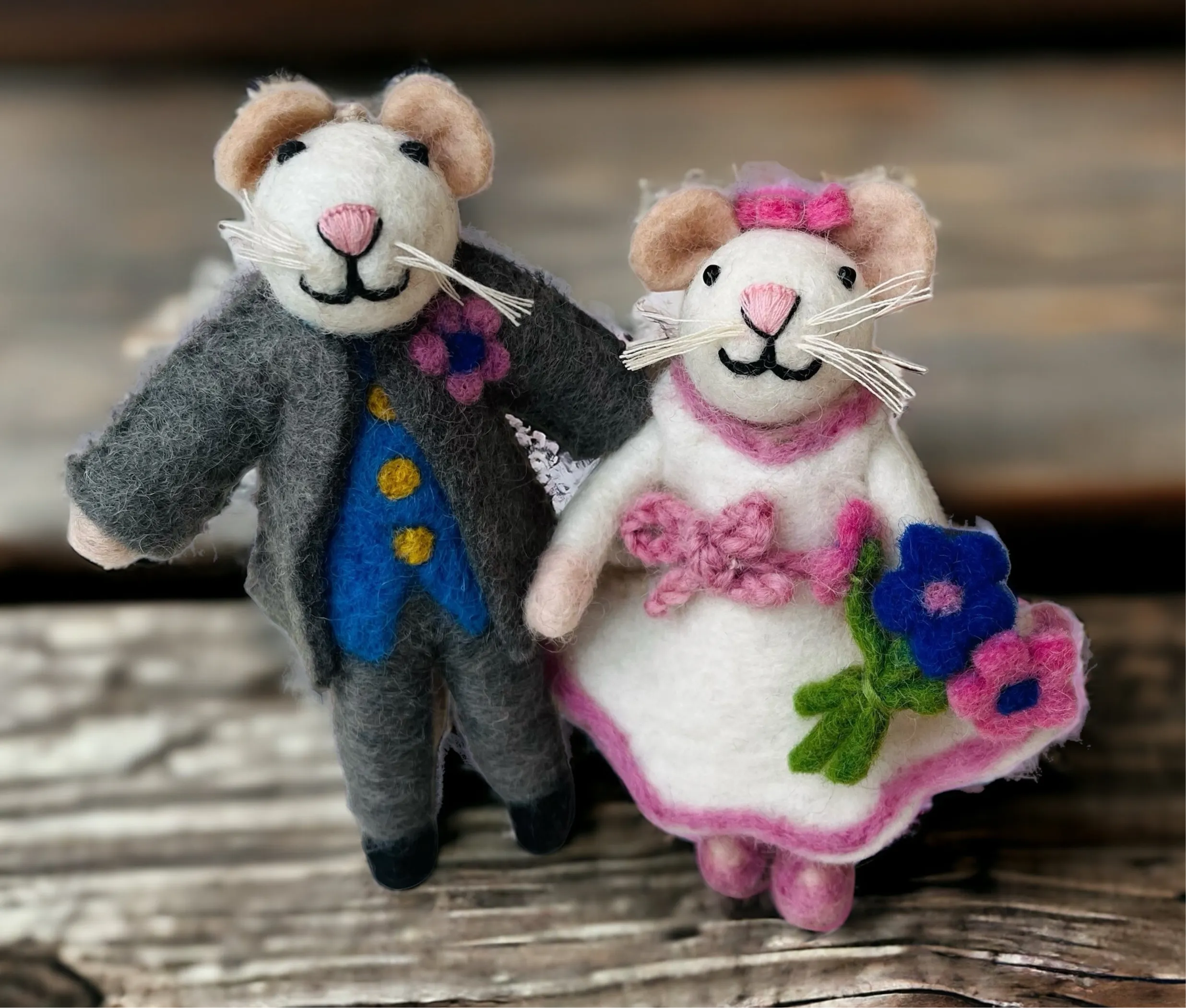 Bride and Groom Wedding Mice Figures, Wedding Gift, Bride Shower Gift, Wedding Anniversary Gift, Handmade Unique Wedding Couple Gift