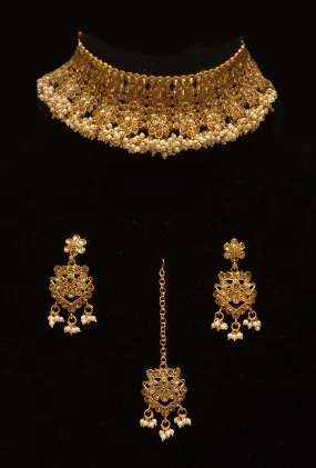 RESPLENDENT TRADITIONAL AD POLKI SEMI BRIDAL SET