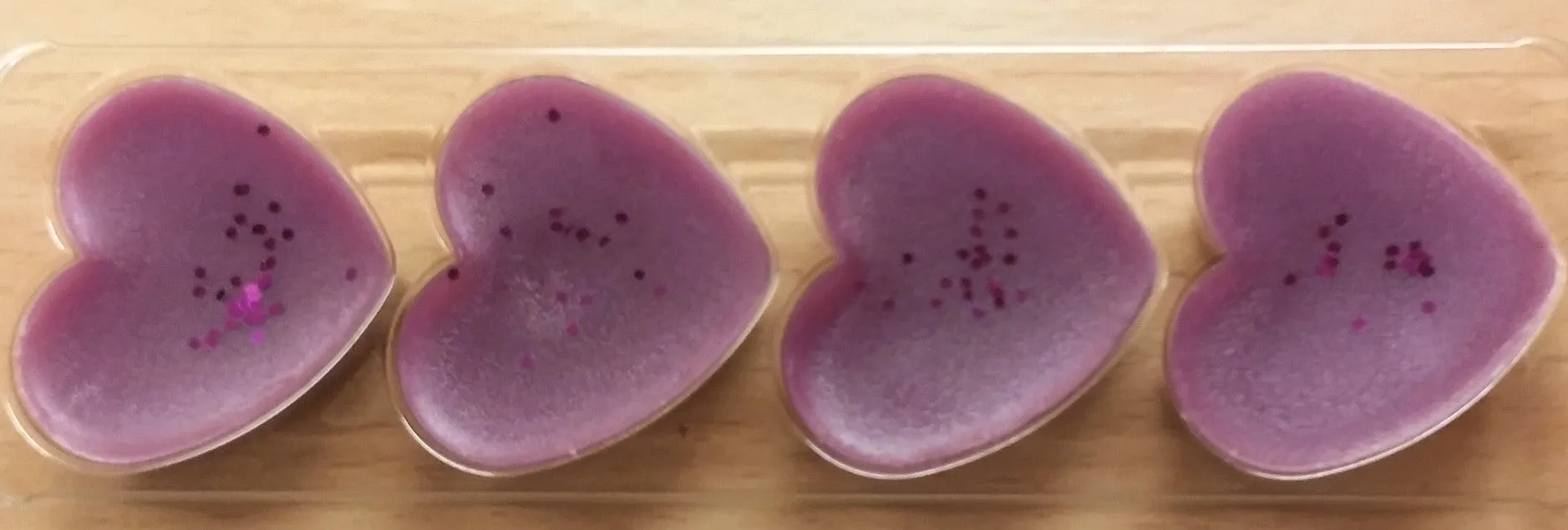 Wax heart shaped clamshell melts