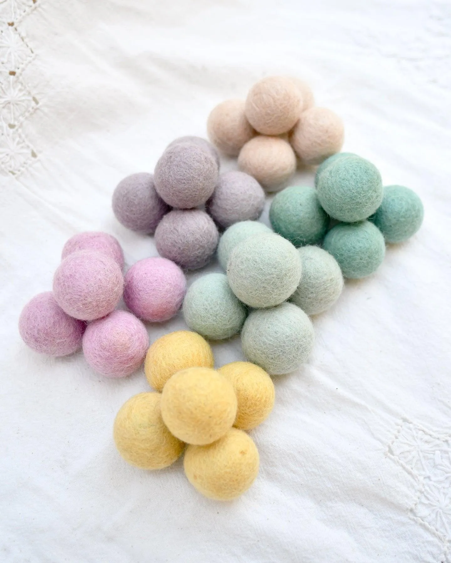 Wool Felt Balls in a Pouch - Pastel Set 3cm 30 balls