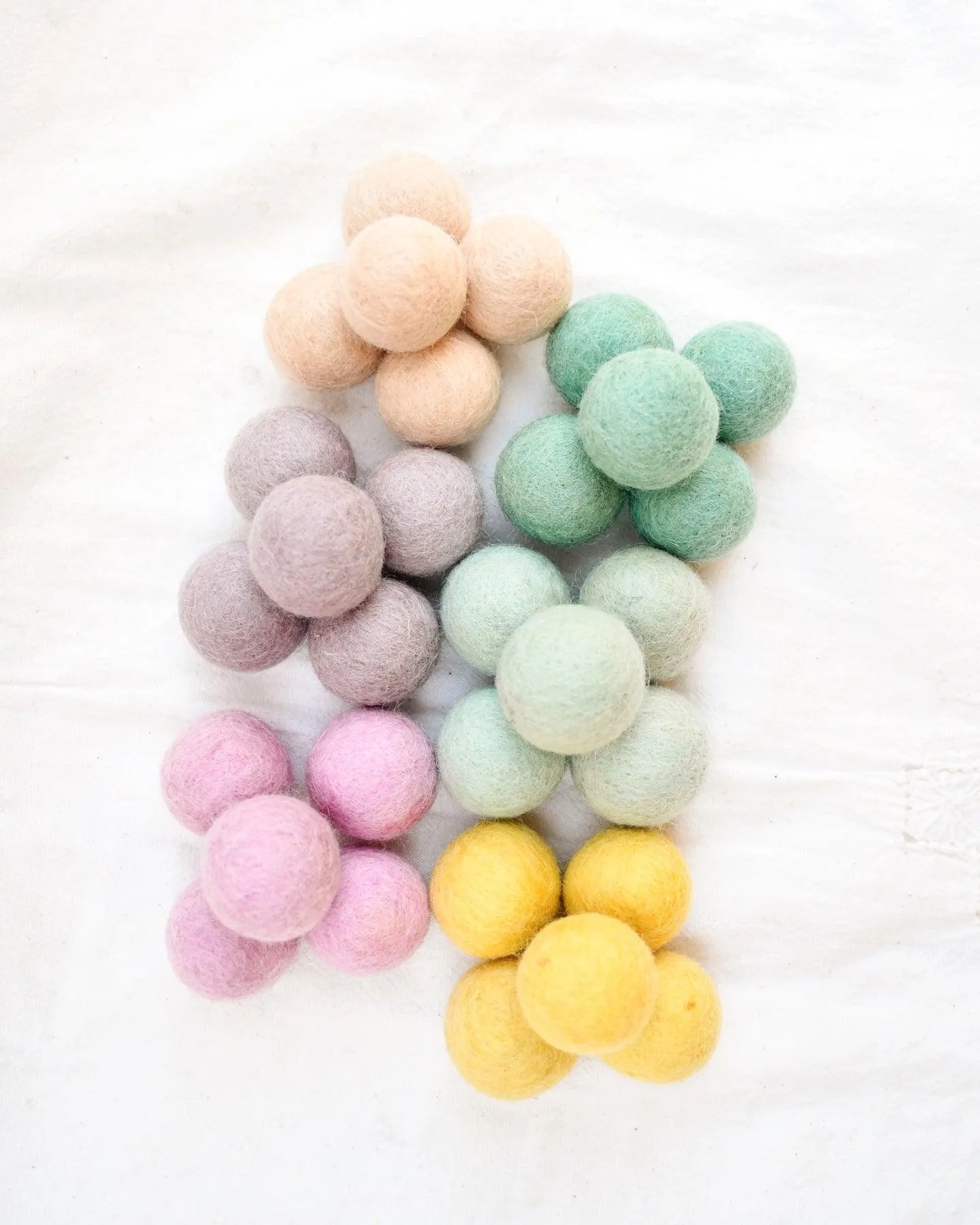 Wool Felt Balls in a Pouch - Pastel Set 3cm 30 balls